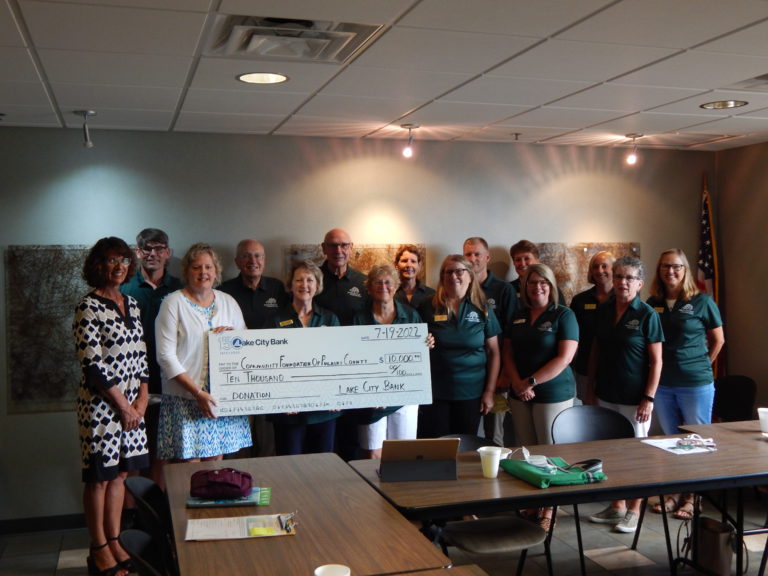 Lake City Bank Donates to Community Foundation of Pulaski County Lake